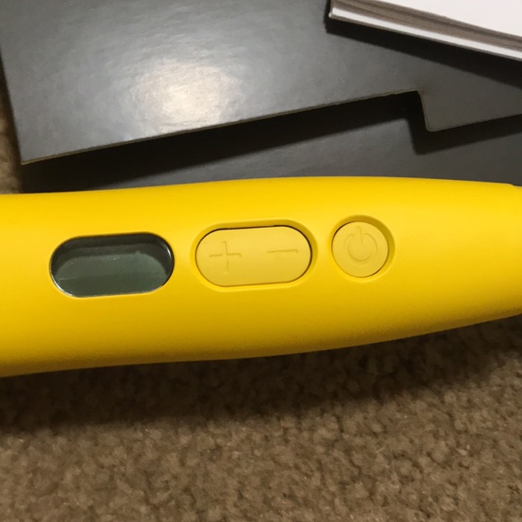 🌸NEW🌸 Drybar The Brush Crush Heated Straightening Brush Full Size - Picture 13 of 16